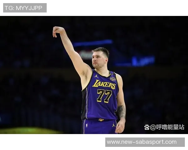 湖人需调整阵容平衡里夫斯东契奇攻强守弱成隐忧